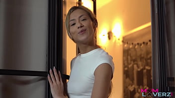 Preview 1 of Indin Xxxn Poran3 - Stepmom Veronica Leal Tight Body in Stepsons Bed