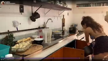 Preview 2 of Yoren - paolabuzzone pagando calcinha na live.