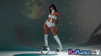 Preview 1 of Coming Car - Nice big ass Latina MILF model Sisi Rose posing in hot lingerie and showed hot body