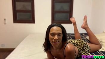 Preview 2 of Indian Superstar Alia Bhat - Chamei amiga pra beber em casa e do nada a gente fodeu pela casa toda!