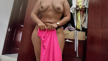 Preview 2 of Bbw Amerika - &iquest_Qu&eacute_ hace la criada cuando no estamos en casa