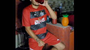 Preview 1 of Boy Rape Nappies Mom - O Flamenguista Apertado Foi na Casa do Par&ccedil_a