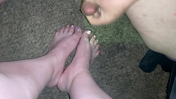 Preview 3 of Live Penetration - Amateur cumshot on wife&#039_s sexy feet