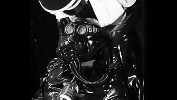 Preview 4 of Di Paksa Ngntok - Ejercicios de respiraci&oacute_n ruberdoll en latex negro