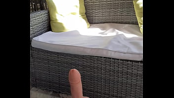 Preview 1 of Indian Sex In Bus - Aimer baiser son cul bien bronz&eacute_ sur un joli gode