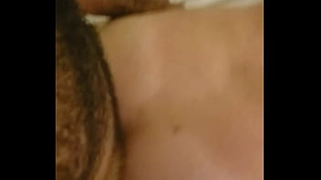 Preview 3 of Virgin Is Seks - Chic&atilde_o sendo empurrado pelo pelud&atilde_o de BH