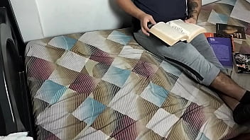 Preview 1 of Cebuano Gay Gideos - MADRASTRA CALIENTE ME ENCUNETRA ESTUDIANDO Y ME EXCITA PARA QUE LE CHUPE EL CULO Y LE CLAVE LA VERGA EN EL CO&Ntilde_O