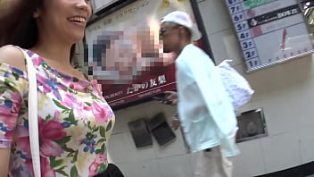 Preview 1 of Suck Her Pus - 電マを当てたまま10分間喘ぎ声ガマンできたら10万円！電マの強烈な刺激にあっけなく喘いでしまう女子たち。気持ちが高ぶり、息もハァハァ。イッても止まない電マ地獄に、彼女らは理性崩壊。Part4