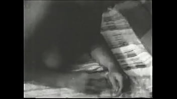 Preview 3 of Fast Tam Xxx Vedio - Gorgeous vintage chick loves to sweep on the street absolutely naked