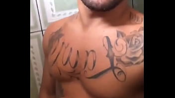 Preview 2 of Big Daddy Dark Grandma - Dotado en la ducha