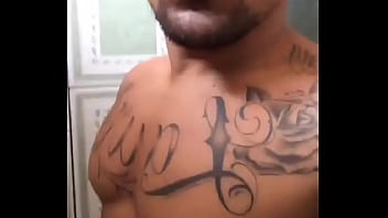 Preview 1 of Big Daddy Dark Grandma - Dotado en la ducha