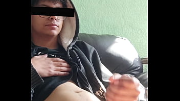 Preview 2 of Mother Xxx X - Le descubr&iacute_ unos v&iacute_deos a mi hermanastro