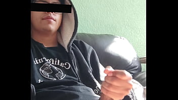 Preview 1 of Mother Xxx X - Le descubr&iacute_ unos v&iacute_deos a mi hermanastro
