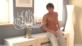 Preview 1 of Barh Sal Ladki Xxx - Cute boy with massive dick