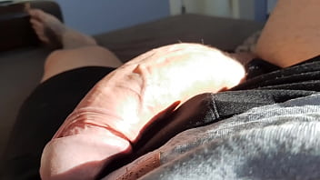 Preview 2 of Cw Gmuk Sange - Gostosinho tomando sol