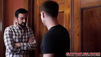 Preview 1 of Videosek Budak Melayu - Stepdaddy Mason Lear examines his stepson Maxx Monroe&#039_s well trained body and suddenly feels the urge to put his cock inside his boys puckered hole!