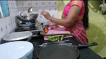 Preview 1 of Adult Work Petitedanni - गाव की गवार लड़कि ने अच्छे साडी पहनकर बॉस से चुदाई की मुंबई आशु