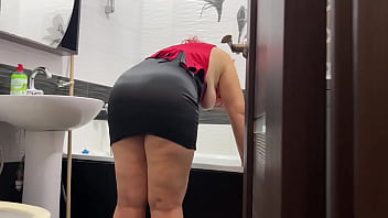 Preview 1 of Stutus Vedios - Mature stepmom was going to a party but stepson gave her a dick in her mouth and fucked in the ass