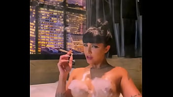Preview 2 of Swety Girs - tattooed bitch in the bathtub