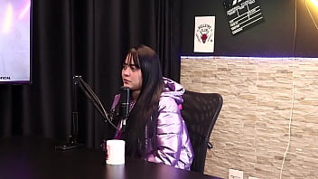 Preview 2 of Turk Dayi Kariyi Bahcede Sikiyor - Ela foi tirar foto com um famoso e acabaram se beijando,  e n&atilde_o gosta de ficar escutando problemas dos outros - Pamela Sagaz (SHEER/RED)