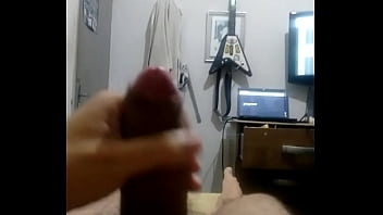 Preview 2 of Small Btather - Gozando pra um amigo