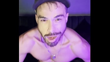 Preview 1 of Standinq - MEU AMIGO ME CHAMOU PRA ASSISTIR UM PORNO