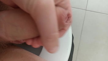 Preview 1 of R Lee - Boy jerks off