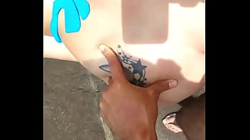 Preview 4 of Self Hand Sex Boys - Comendo na praia