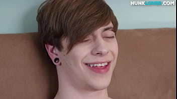Preview 4 of Me Test Fuck Mom - Amateur jock teases his body and masturbates for cumshot