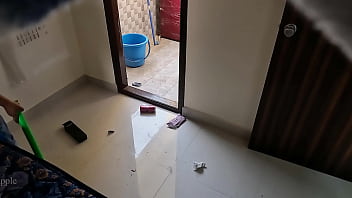 Preview 1 of Cirka Ol - Tamil maid swathi sucking owner dick