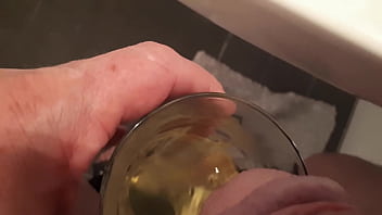 Preview 1 of Pilot Lady And Pssanger - drinking my piss