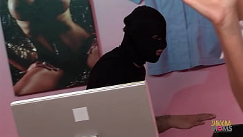 Preview 1 of Dooble Booty - Stacey Saran gets fucked by a thief after sucking his dick