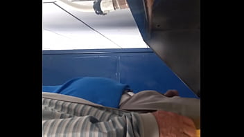 Preview 3 of Sajani Sexvideo - Coroa ca&ccedil_ando no banheiro