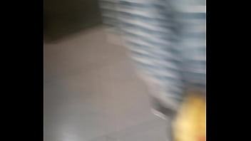 Preview 4 of Sajani Sexvideo - Coroa ca&ccedil_ando no banheiro