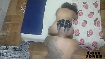 Preview 3 of Mia Khalifa Sea Side - MASSAGISTA GRAVOU ESCONDIDO FAZENDO UMA MASSAGEM EM UMA CASADA,  OLHA A MERDA QUE DEU.