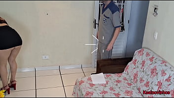 Preview 3 of Savita Bhabhi Bolti Kahani - Esposa traiu marido com entregador enquanto marido foi ao futebol!