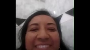 Preview 1 of Moms First - Clienta cachonda