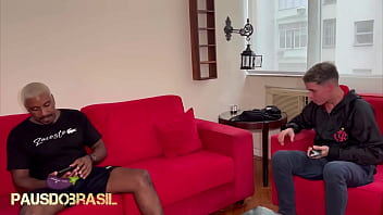 Preview 2 of Forced Dp Mom - Padastro Pauzudo sentando pau no novinho