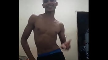 Preview 2 of Pretty Girl Spit - Novinho Dan&ccedil_ando Cintura