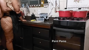 Preview 2 of Misic Teacher - Minha madrasta me chamou pra ajudar ela na cozinha pois seu marido saiu o dia todo