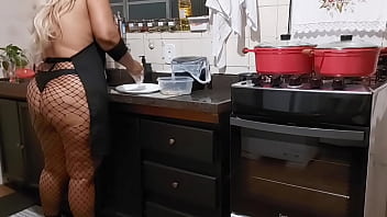 Preview 1 of Misic Teacher - Minha madrasta me chamou pra ajudar ela na cozinha pois seu marido saiu o dia todo