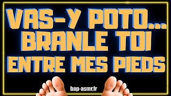 Preview 2 of Julie Cash Hd Porns - Je me r&eacute_veille avec mon orteil dans la bouche de mon pote.
