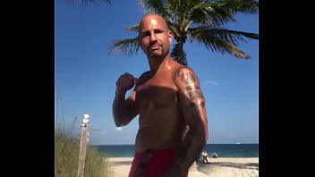 Preview 1 of Chaparra De Oaxaca - FLEXING AT BEACH