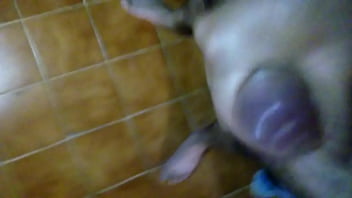 Preview 1 of Heel Gotty - Paja en el ba&ntilde_o del club