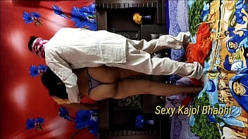 Preview 2 of Bombay Xvideo - हिन्दी में देखे मसाज वाले भैया ने फ्री में की मसाज करी इसके बाद ने अपनी चू त को उनके मुंह में रख दिया और पूरा बरसात कर दिया