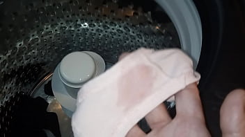 Preview 2 of In Abaya Girl - Smelling Dirty panties