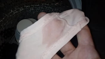 Preview 3 of In Abaya Girl - Smelling Dirty panties