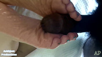 Preview 4 of Berlin Sado Maso - Labutee Givez Me A Footjob &amp_ I Fuck Her Oily Wrinkled Solez (Side Angle &amp_ My POV)- 1080p Preview