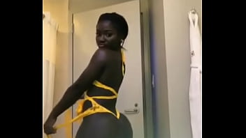 Preview 1 of Hourse Duck Girl - Negra gostosa