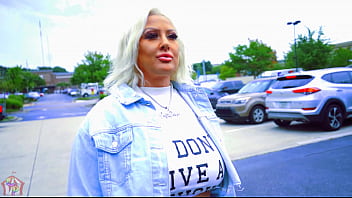 Preview 1 of Mom And Daughter Leak - Mz Dani Meets Geek Squad Member At Best Buy And Invites Him Over To Repair More Than Her TV